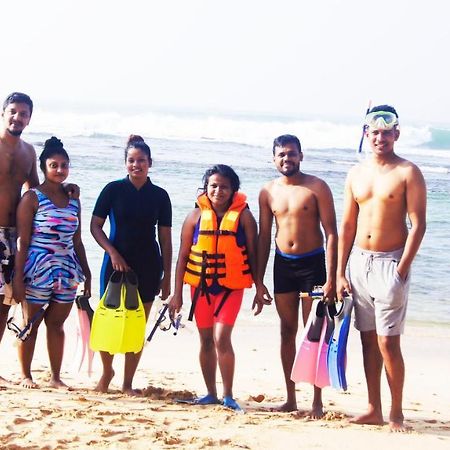 Отель Madiha Surf House Lanka Матара Экстерьер фото